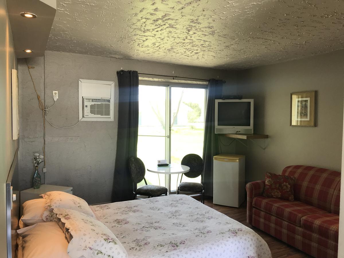 Motel La Siesta De Gascon Terrebonne Esterno foto